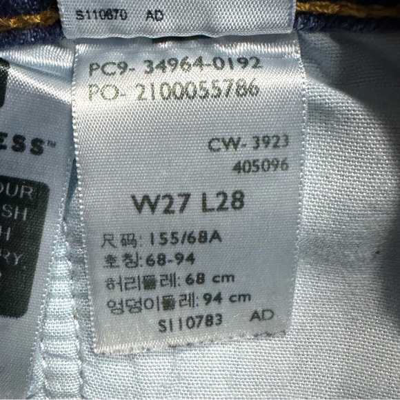 LEVI’S Wedgie Straight Premium Denim Jean in Unstoppable Wear 27 - Picture 9 of 9